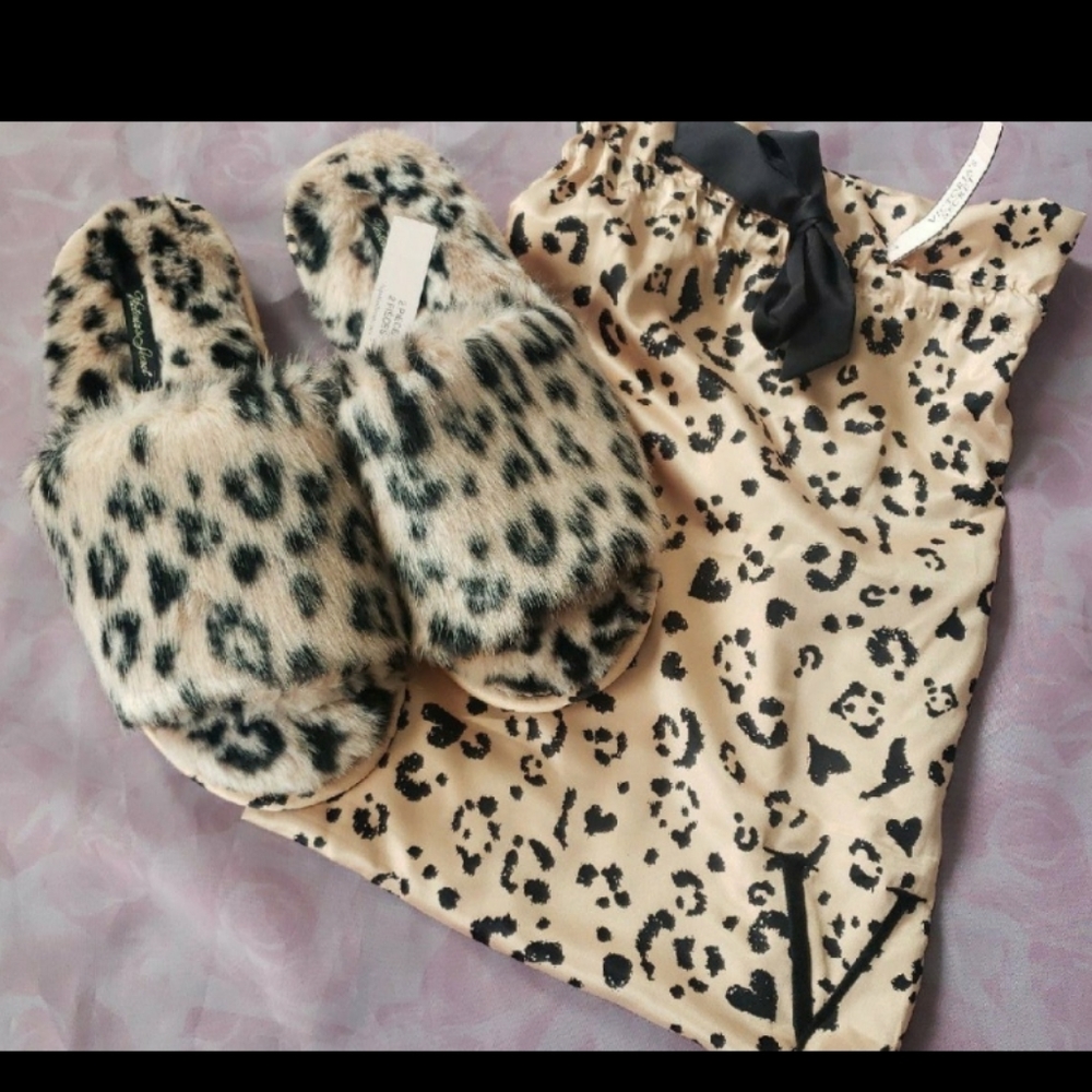 Victoria's Secret Leopard Slippers Sz 5-6